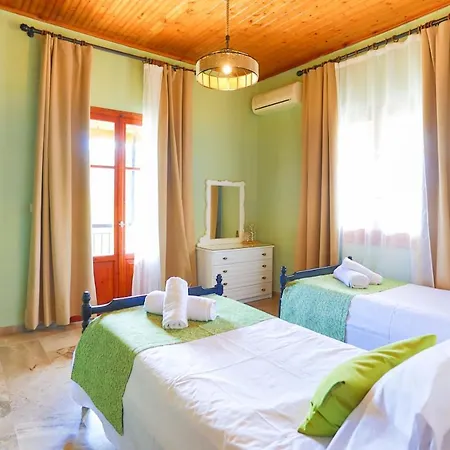Cochelli Lower Pool Walk To Wifi Ac Apartment
